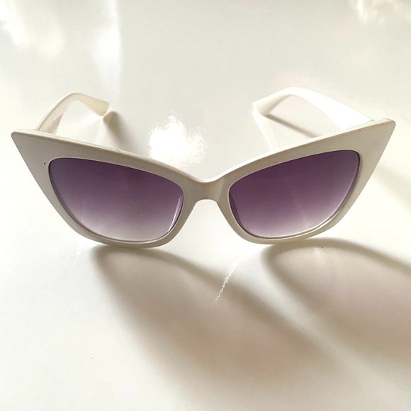 White Cat-Eye Sunglasses - Picture 1 of 3